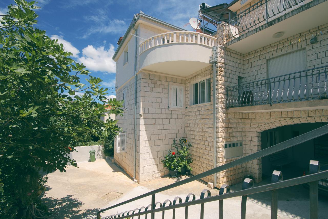 Villa Dante Trogir Exterior photo